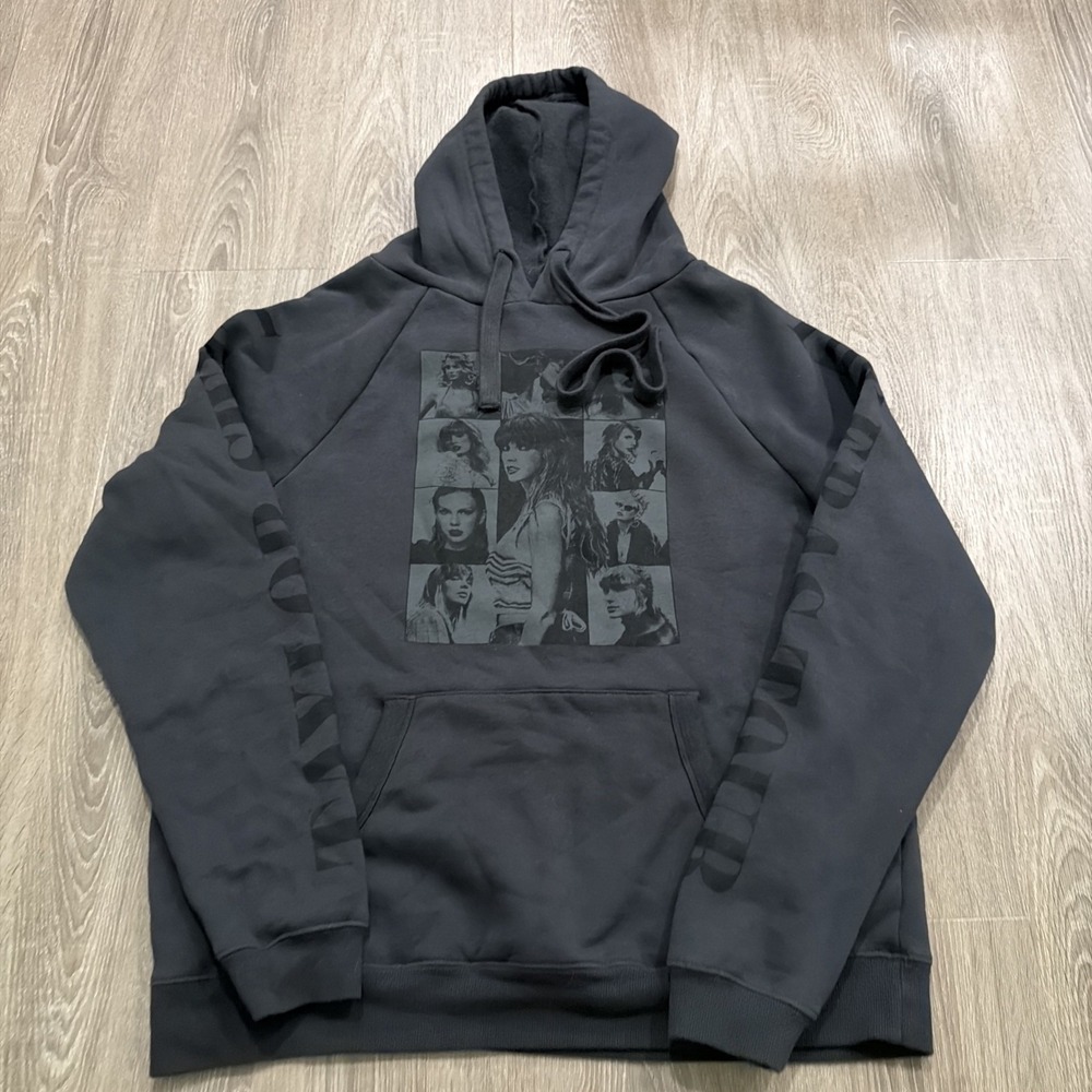 Taylor Swift The Eras Tour US Dates Black Hoodie Adult Small NWOT
